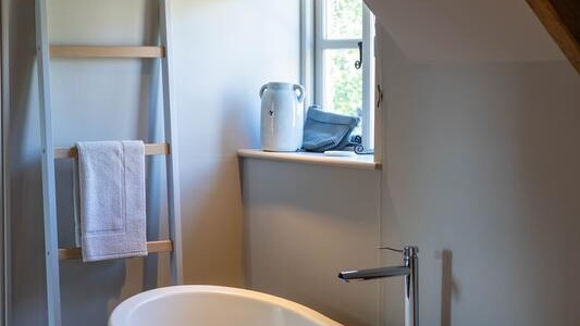 Modern bathroom design idea in Wakefield
